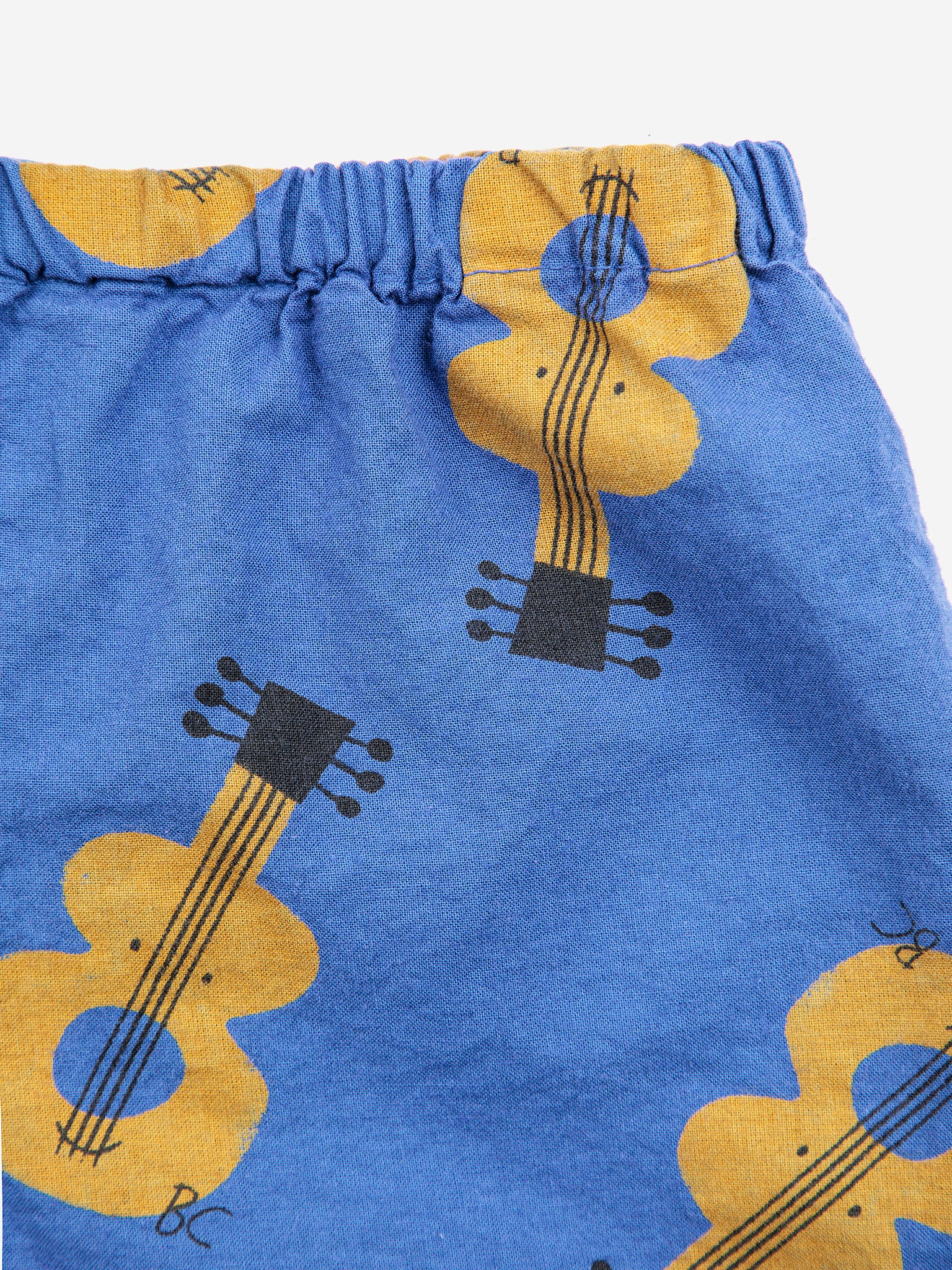 Baby Acoustic Guitar all over woven shorts