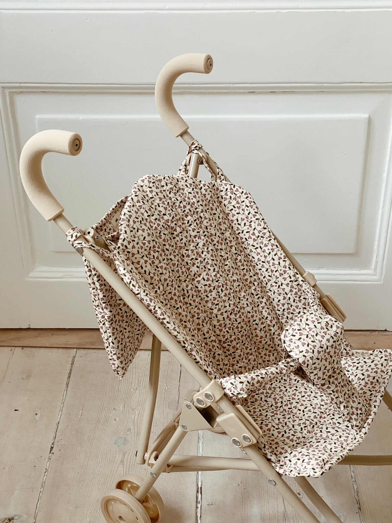 DOLL STROLLER